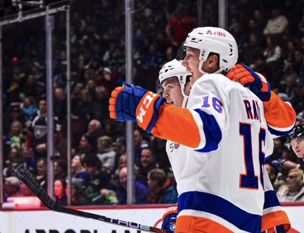 EXCLUSIVE: Clutterbuck Now All-Time Hits Leader, 'Be The Hunter, Not the  Hunted' - New York Islanders Hockey Now