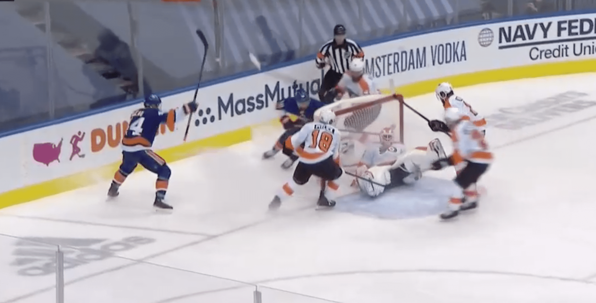 New York Islanders celebrate game winning goal in Game 4
