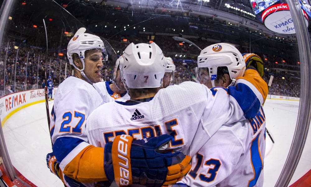 New York Islanders, Mathew Barzal celebrates with teammates