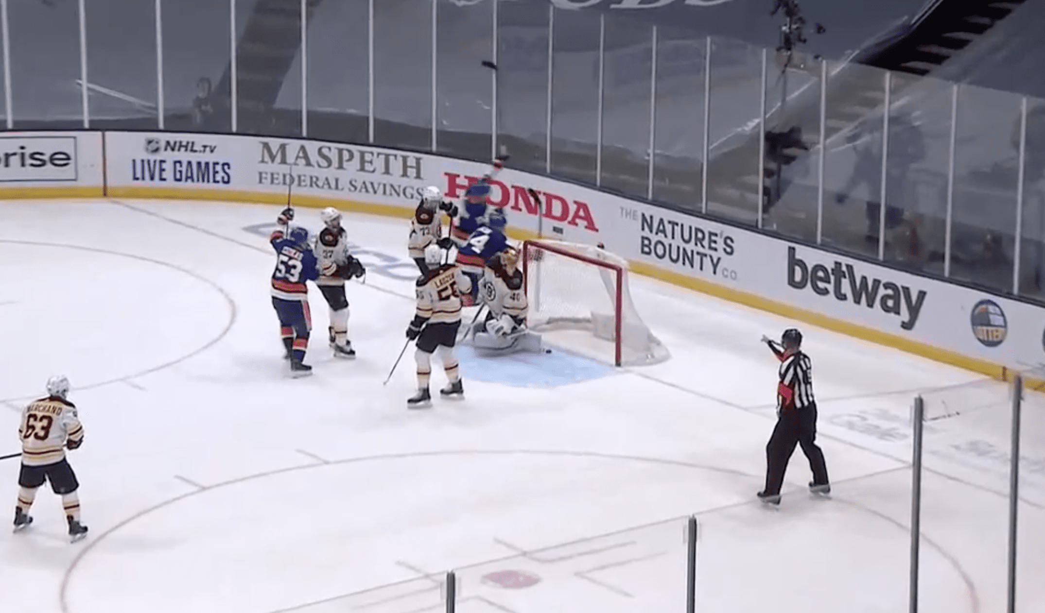 New York Islanders Celebrate 1-0 win over the Boston Bruins