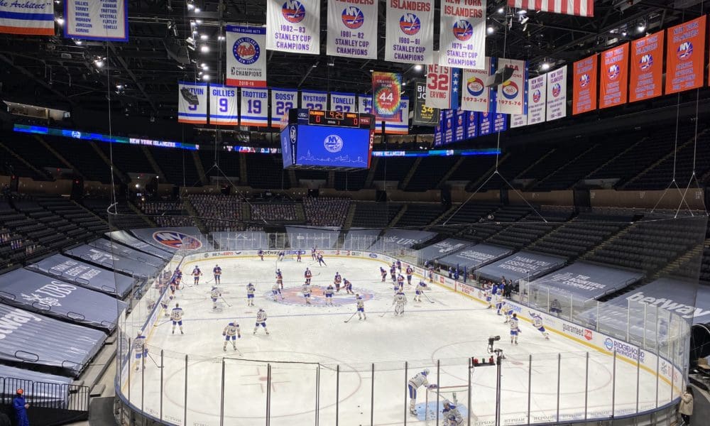 New York Islanders take part in warmups
