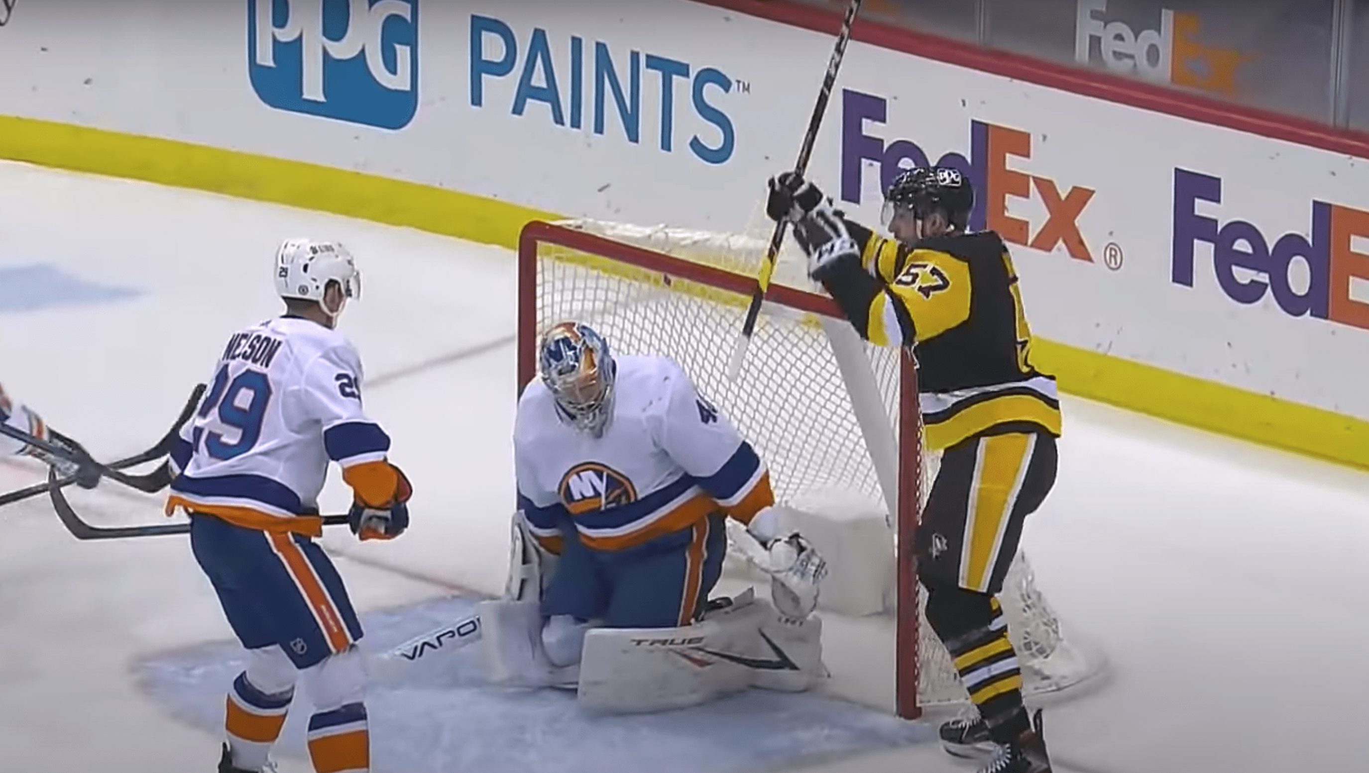 New York Islanders give up first goal to Pittsburgh