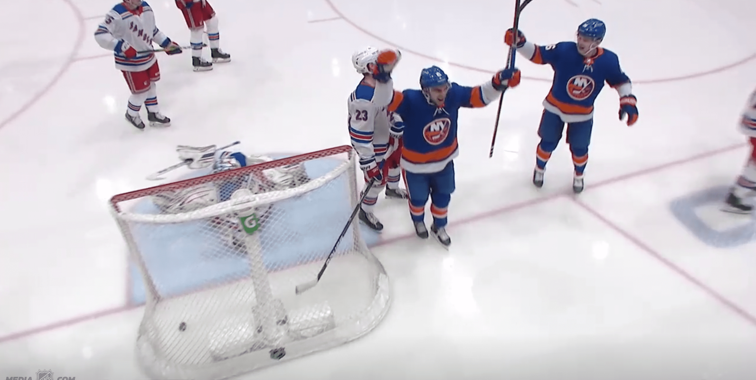 Kyle Palmieri scores his first goal as a member of the New York Islanders