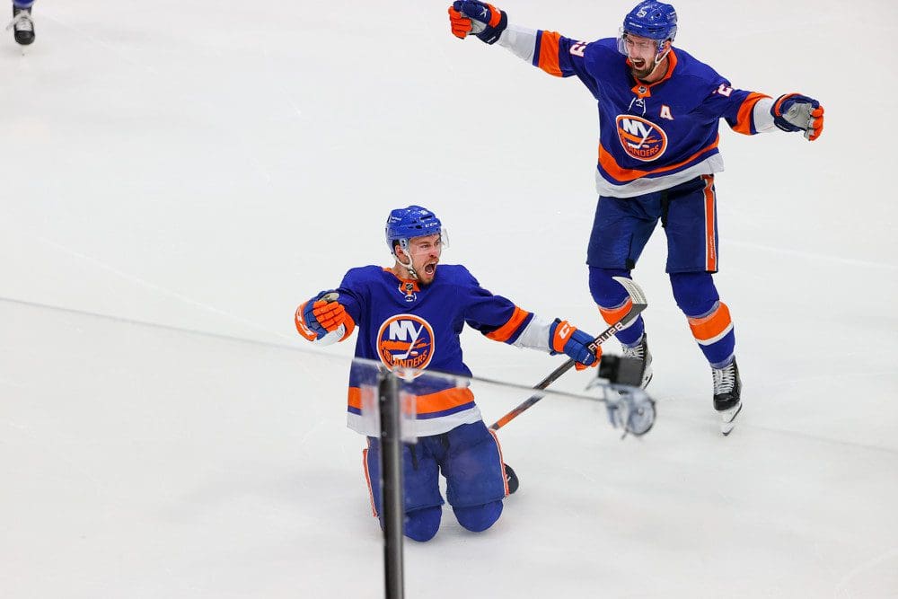 Anthony Beauvillier New York Islanders win at Nassau Coliseum