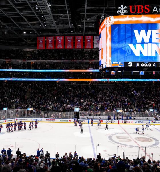 New York Islanders celebrating their win against the Buffalo Sabres on Tuesday night (Photo courtesy of New York Islanders Twitter)